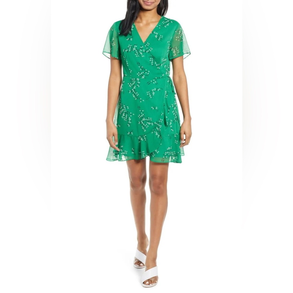 💚✨ All In Favor Isabella Wrap Dress – Green Floral – Size XS